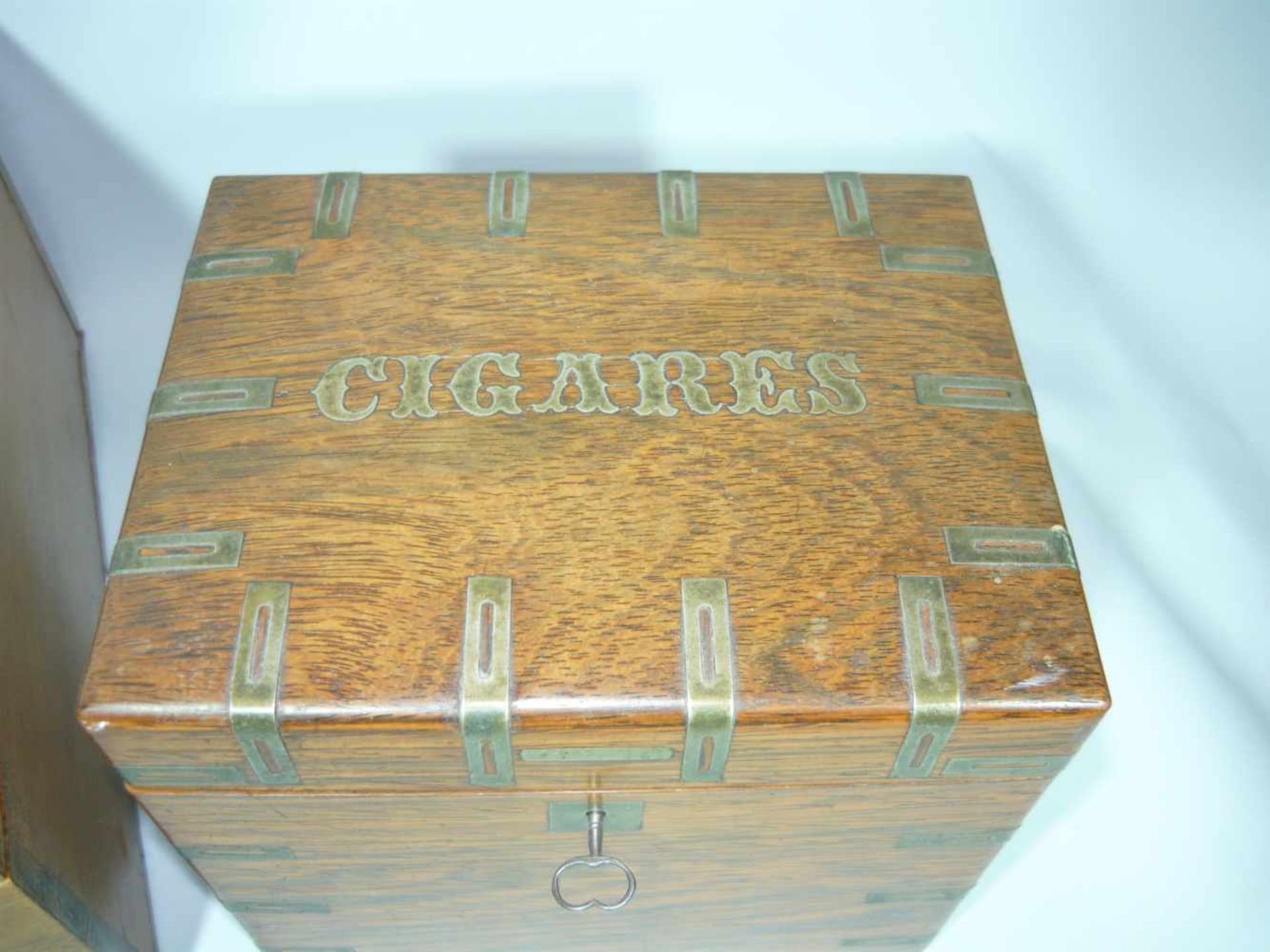 Konvolut drei antike Schatullen. U.a. für Zigarren. Maße ca. 30x24x14 cm u. kl.Lot of three antik - Bild 2 aus 2