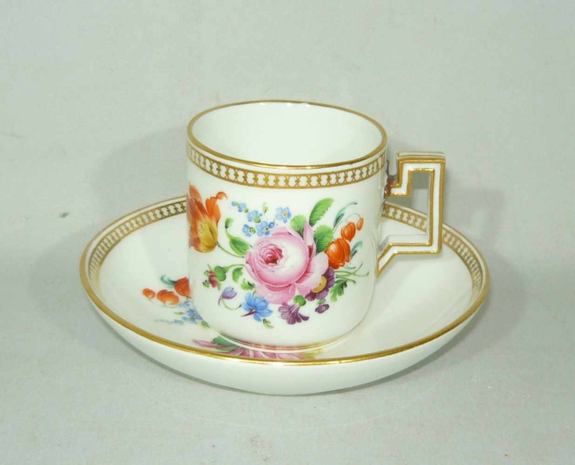 Meissen (Schwerter). Prunkgedeck mit Gold- und Blumenbemalung. I. Wahl. Knaufmarke. DM Unterteller