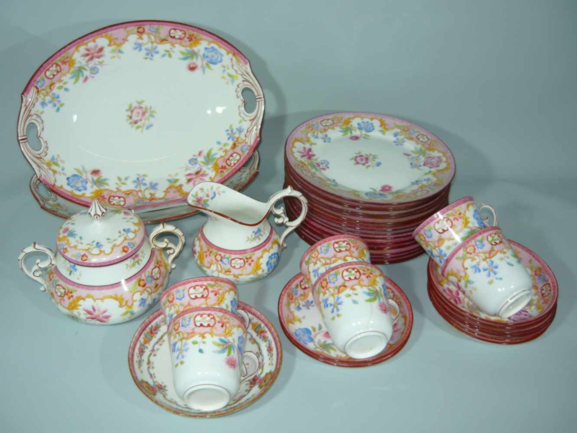 Restservice. Handbemalt. Wohl England, um 1900. Tlw. min. best.Ret table set . Handpainted. Prob.