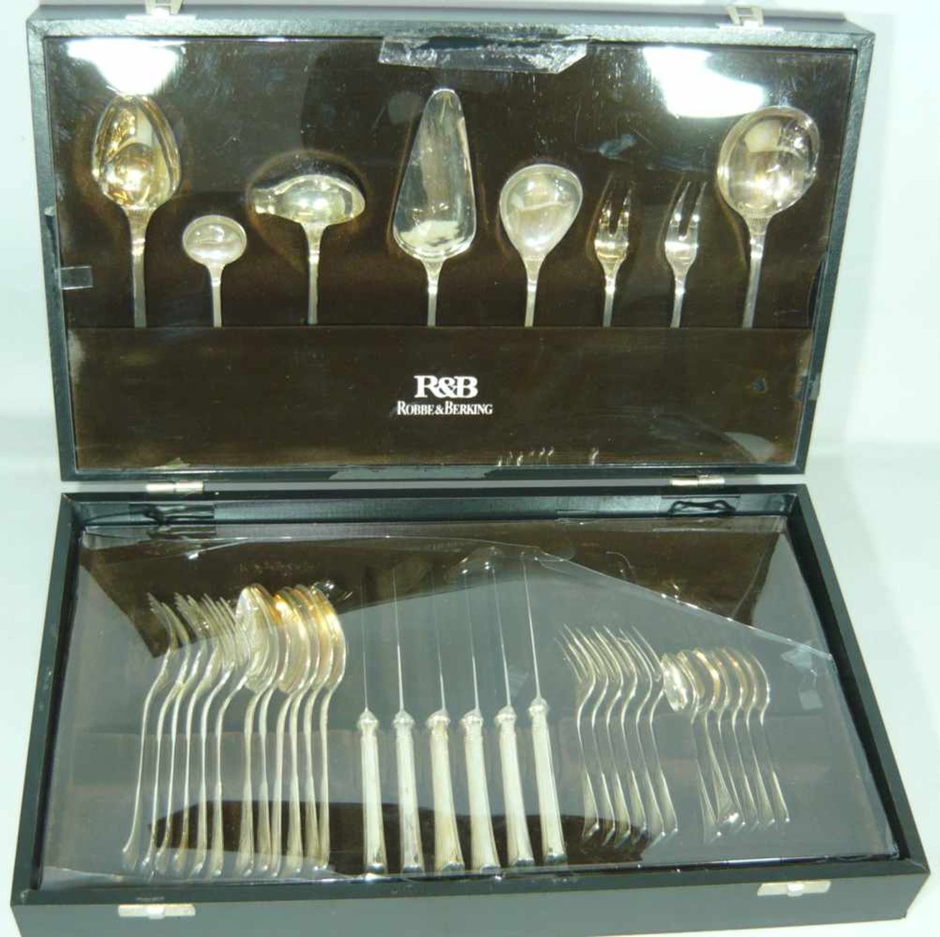 Robbe & Berking. Umfangreiches Besteck. 90er Versilberung. Robbe & Bering. Extensive cutlery. 90’s