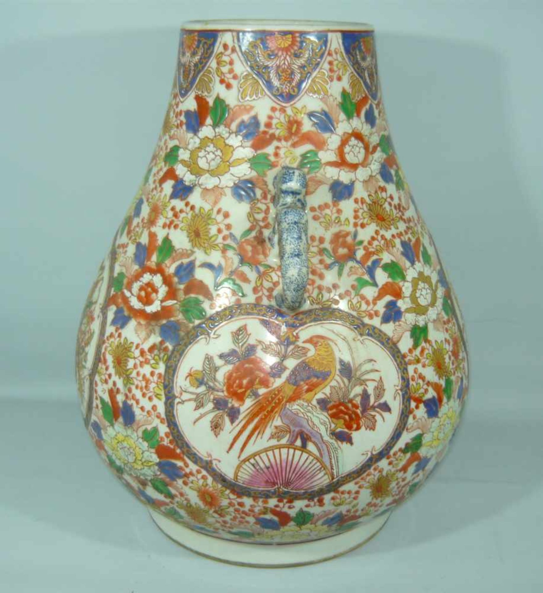 Große bauchige Henkelvase mit umlaufender Malerei. Antik. H. ca. 46 cm. DM ca. 36 cm.Large bellied - Bild 3 aus 5