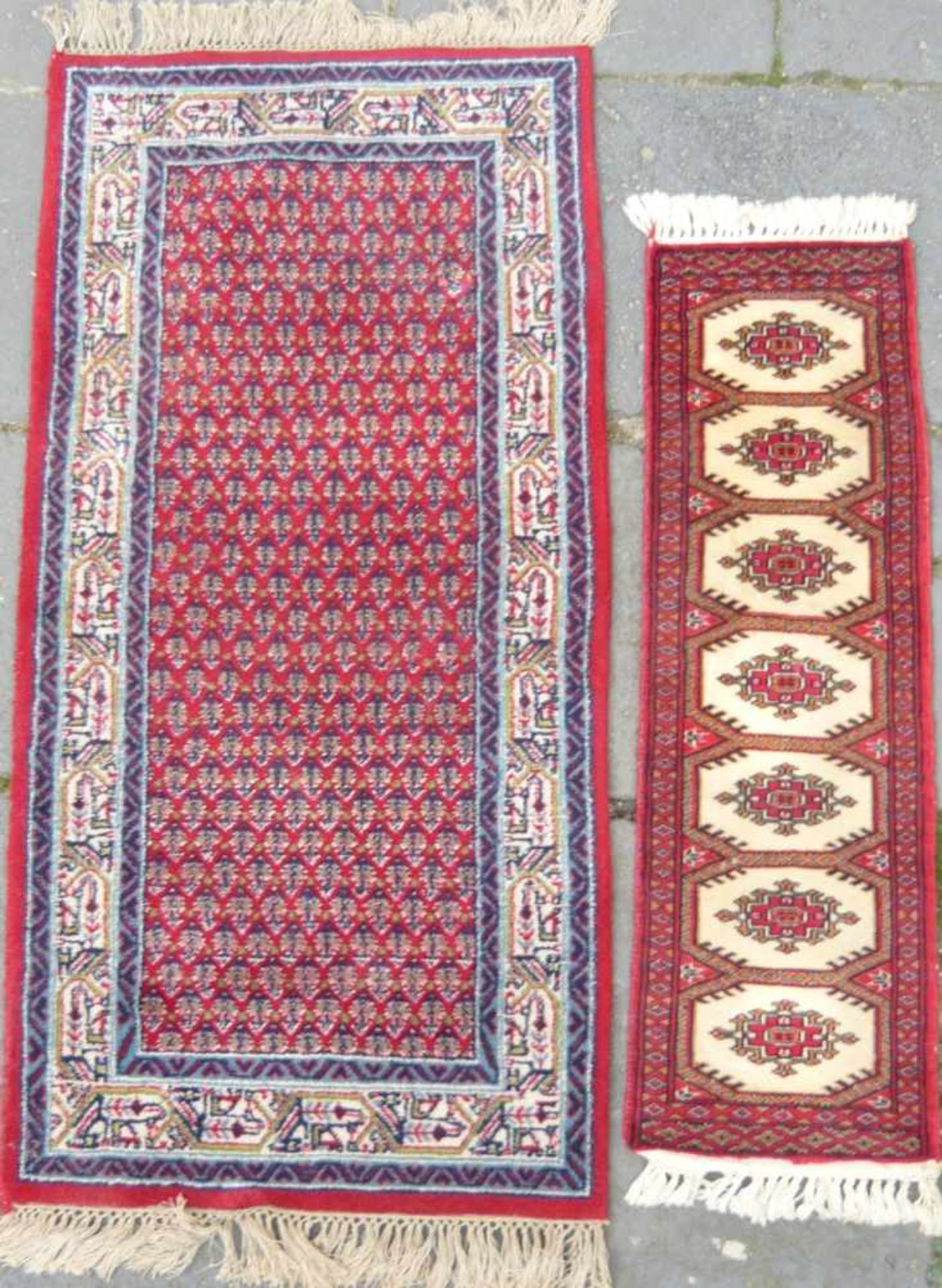 Konvolut zwei Orientteppiche. Vintage. Maß ca. 60x125 cm.Lot of two oriental rugs. Vintage. Meas.