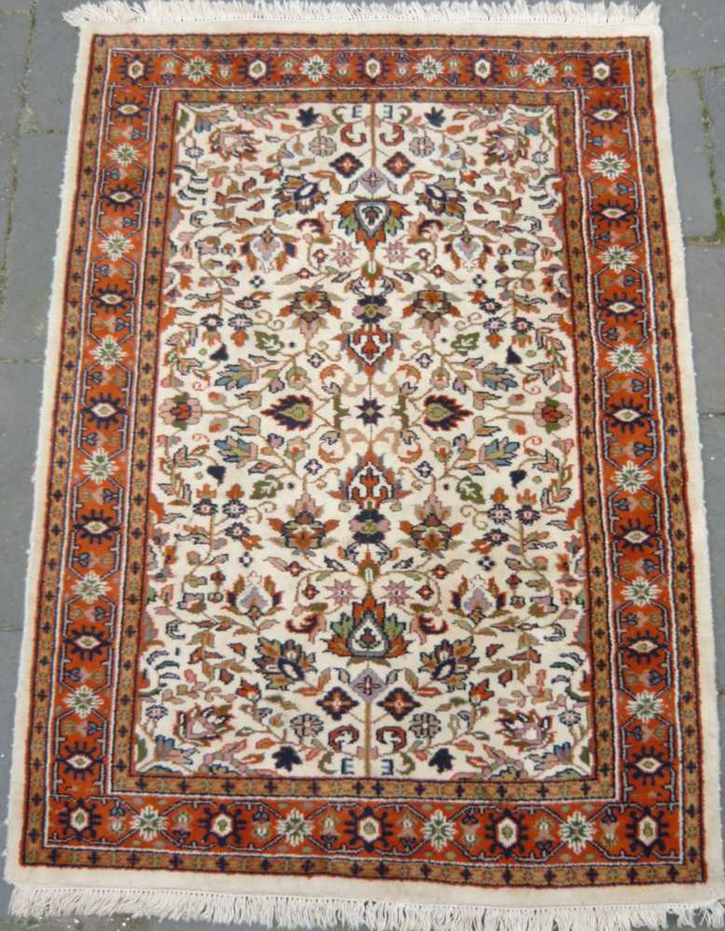 Orientteppich. Vintage. Maß ca. 126x182 cm.Oriental rug. Vintage. Meas. app. 126x182 cm.