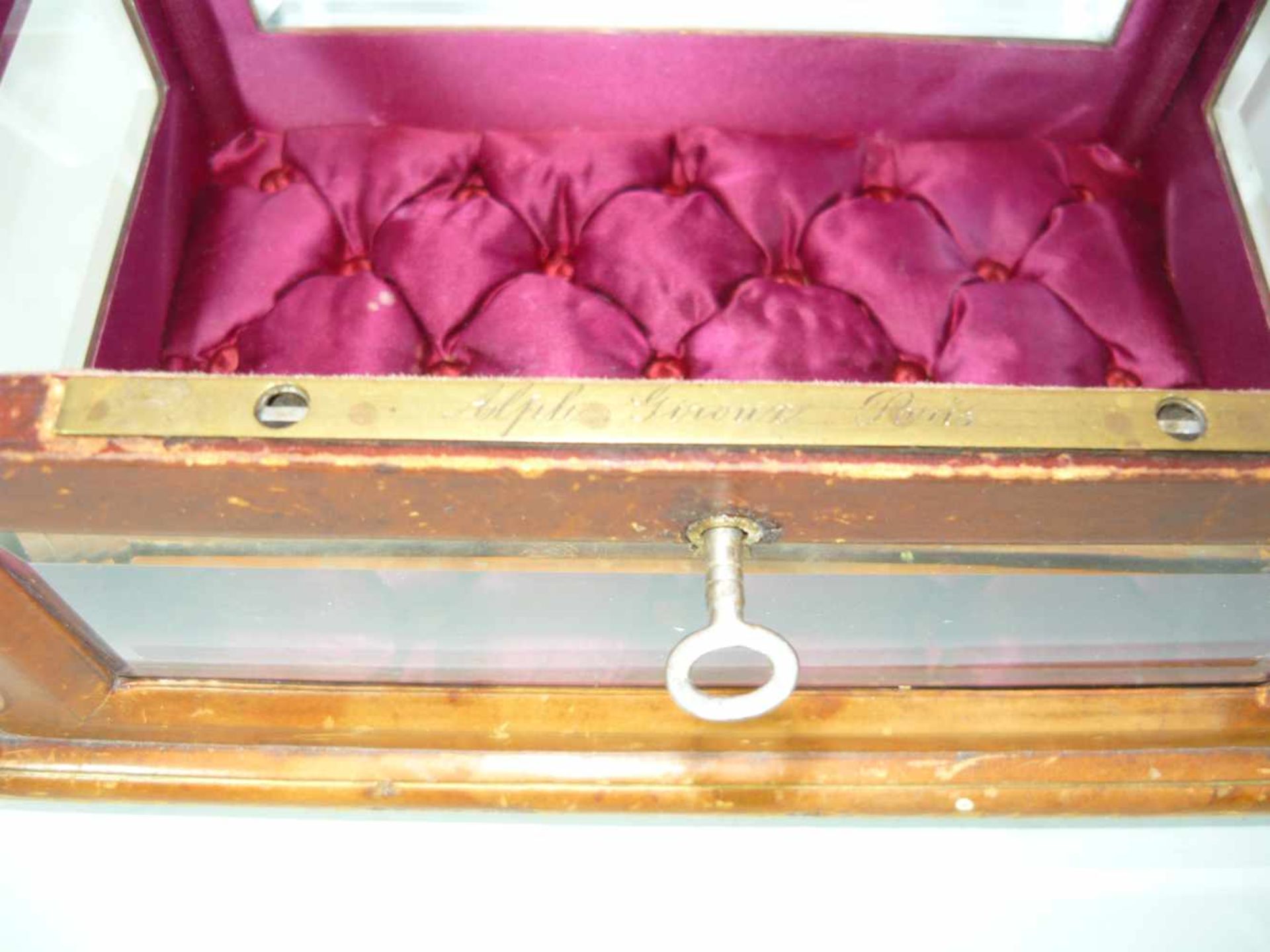 Alphonse Giroux, Paris. Seltene Schmuckschatulle. Wohl vor o. um 1900. Maß ca. 15x17x25 cm. - Bild 2 aus 3