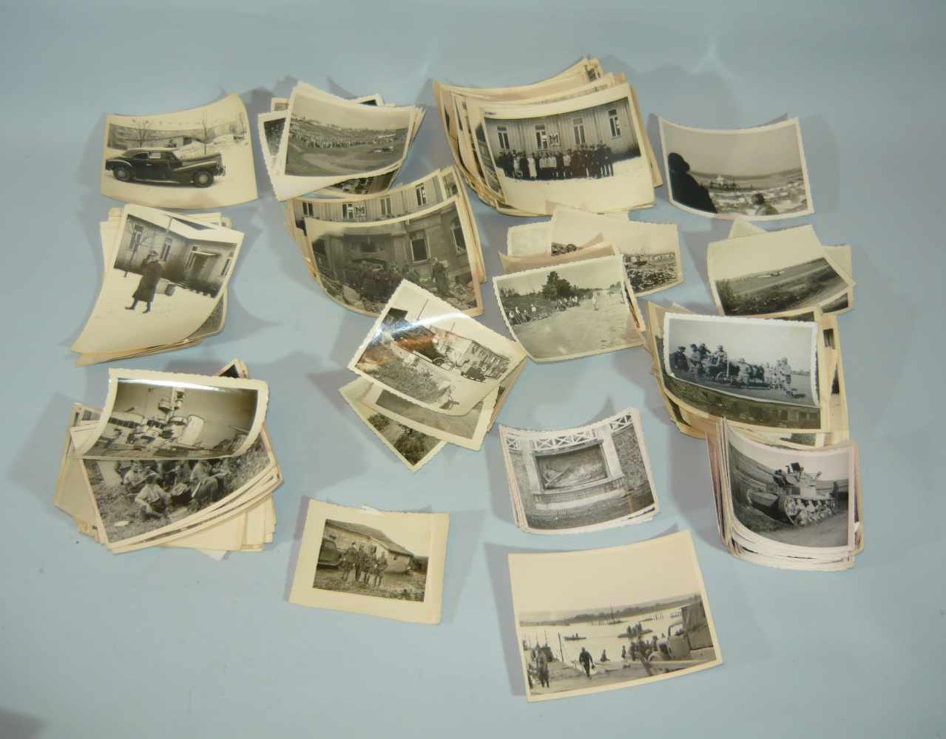 Umfangreiches Konvolut Fotos aus der Zeit des II. WK. Extensive lot photos from the time of WWII.
