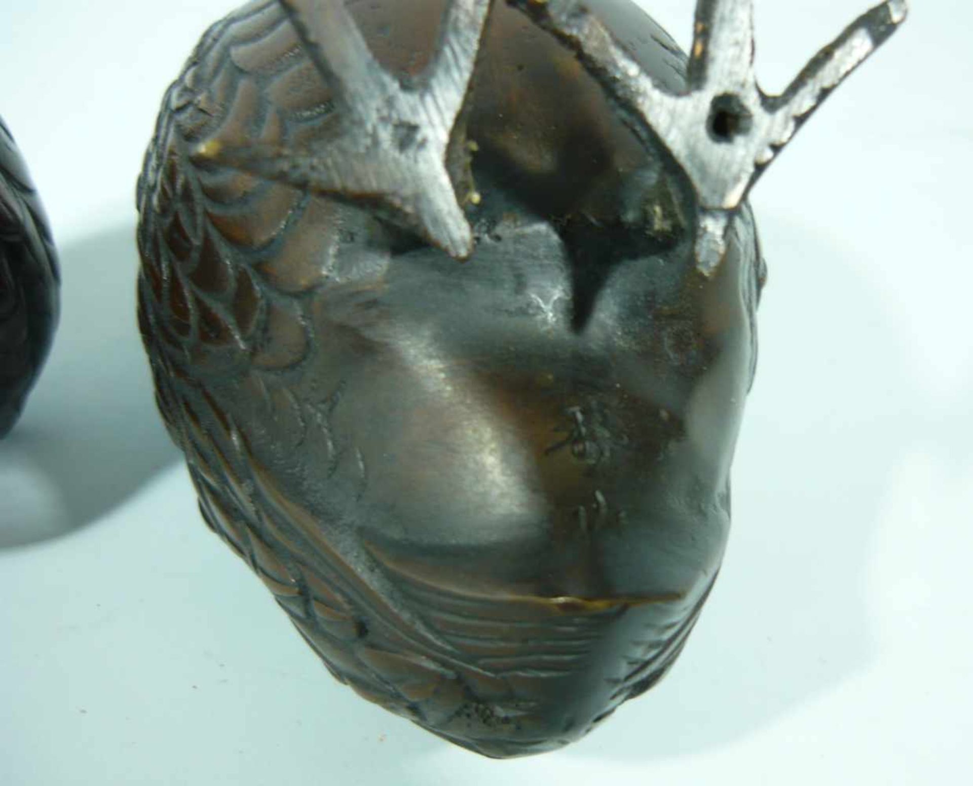 Paar Wachteln. Bronze. Wohl vor o. um 1900. Japan H. ca. 17 cm u. kl.Pair of qualis. Bronce. Prob. - Image 3 of 3