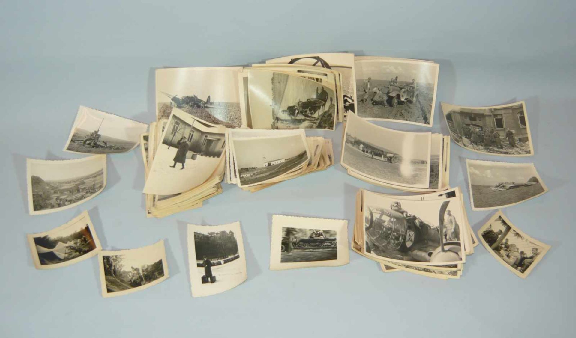 Umfangreiches Konvolut Fotos aus der Zeit des II. WK. Extensive lot photos from the time of WWII.