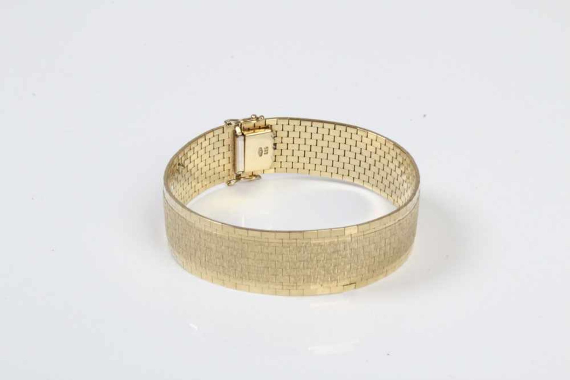 Armband.GG 585. Milanese, teilweise satiniert. Gew. ca. 51g. L: 21 cm.