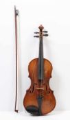 Violine im Kasten.Klebeetikett bez."Camilloy Camille Fecit Mantua 1739" Korpuslänge 35,8 cm. Nicht
