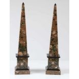 Paar Obelisken.20. Jh. Marmor. H: 42 cm. Min. best.