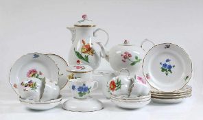 Kaffeeservice.Meissen, 20. Jh. 17tlg. Dekor Deutsche Blume. Kaffeekanne, Teekanne, Zucker und