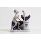 Porzellangruppe..20. Jh. "Venus mit Papagei." Polychrome Bemalung und Golddekor. Rosenthal Kunst-