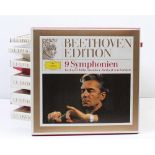 Beethoven-Edition.Jubiläumsausgabe in 12 Kasetten mit 75 Langspielplatten. Dazu ein Bildband mit 276