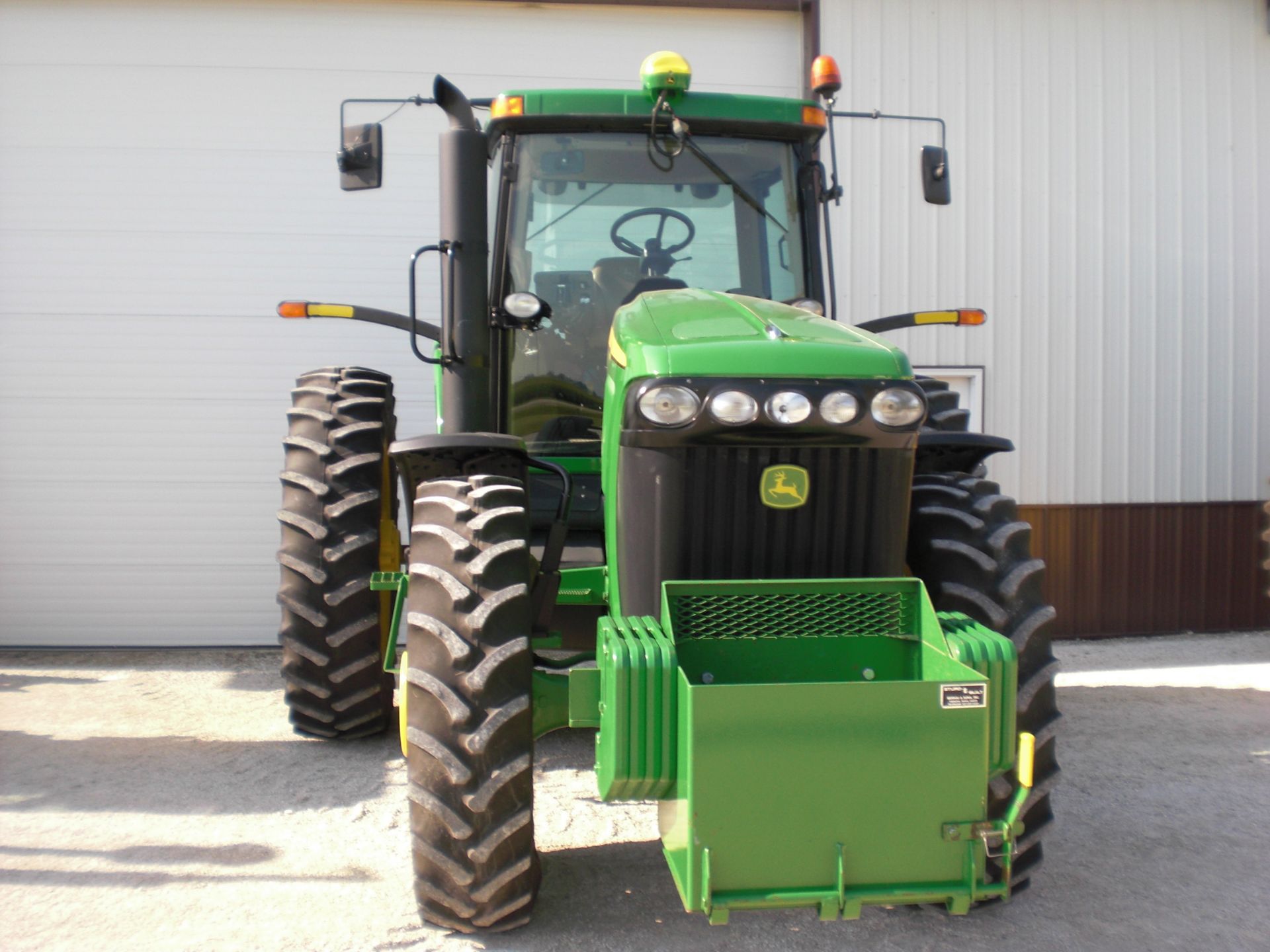 2005 JD 8220 MFWD Green Star ready 480/80 50” duals, 8 front weights, 4 inner weights, quick - Image 2 of 3