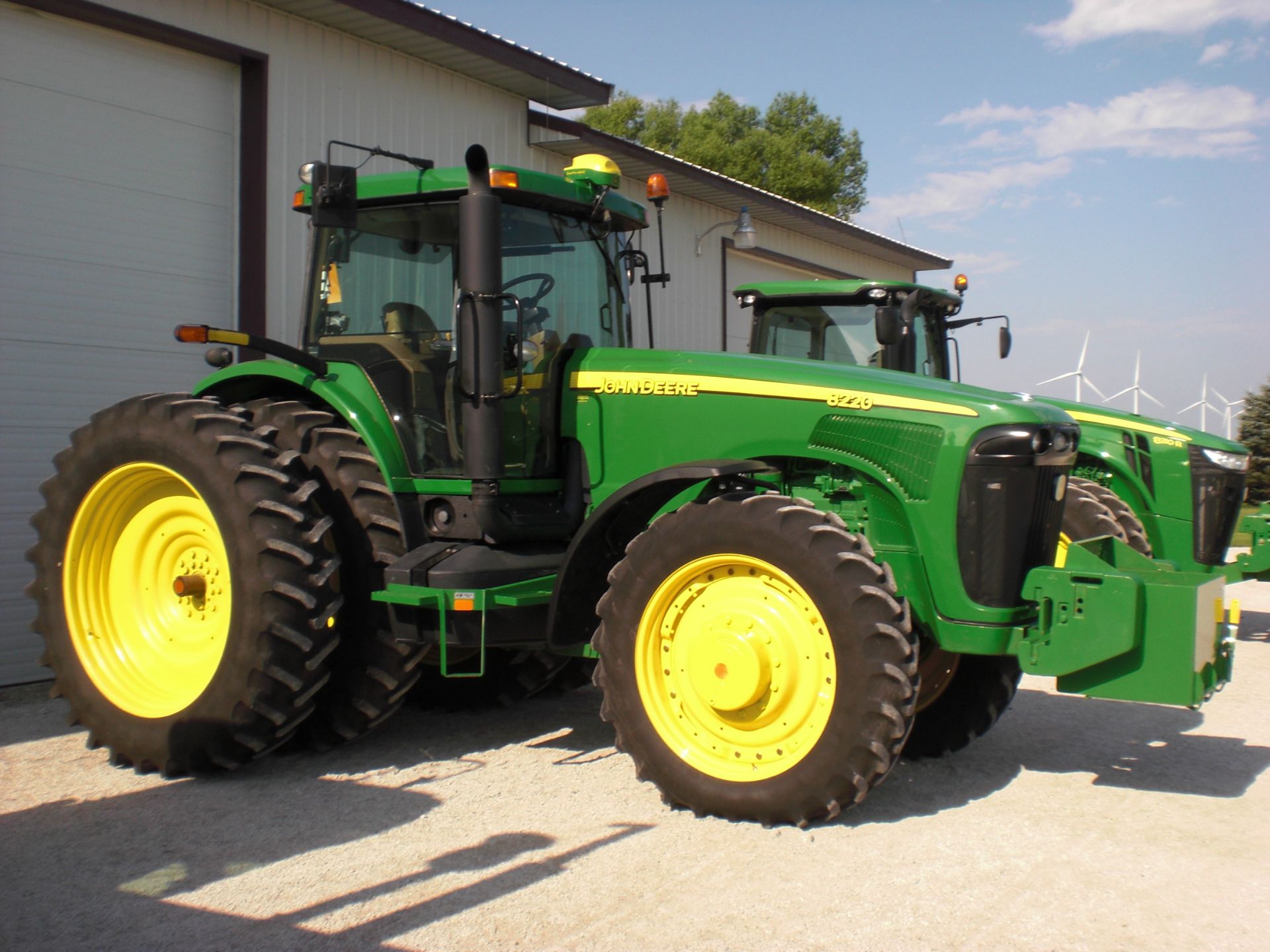 2005 JD 8220 MFWD Green Star ready 480/80 50” duals, 8 front weights, 4 inner weights, quick