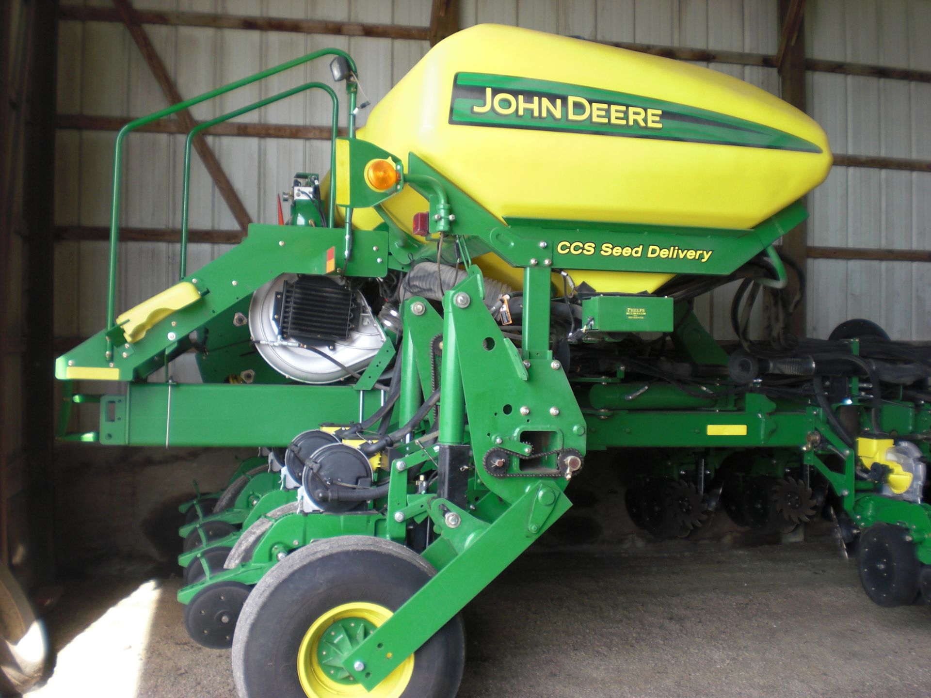 PLANTER 2011 JD 1770 N Till 16-30” CCS Delivery, Pro Units, Shark Tooth trash whips, New chains, - Image 3 of 3