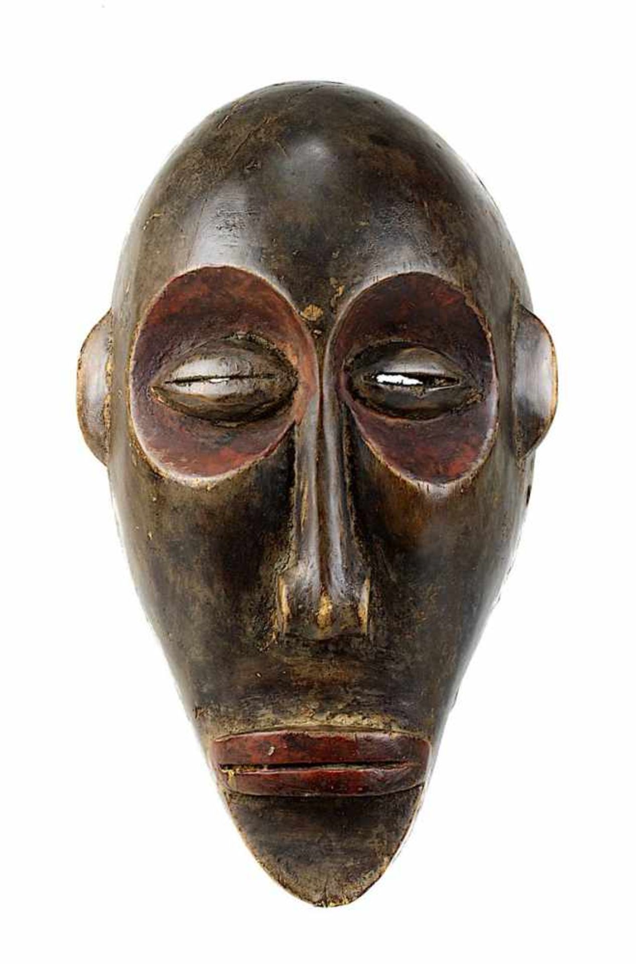Anthropomorphe Maske, Chokwe, Angola, glattes schmales Gesicht mit langer schmaler Nase, Holz