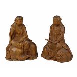 2 Guanyin-Holzfiguren, China um 1900, fein aus Edelholz geschnitzte Figuren, eine sitzend auf