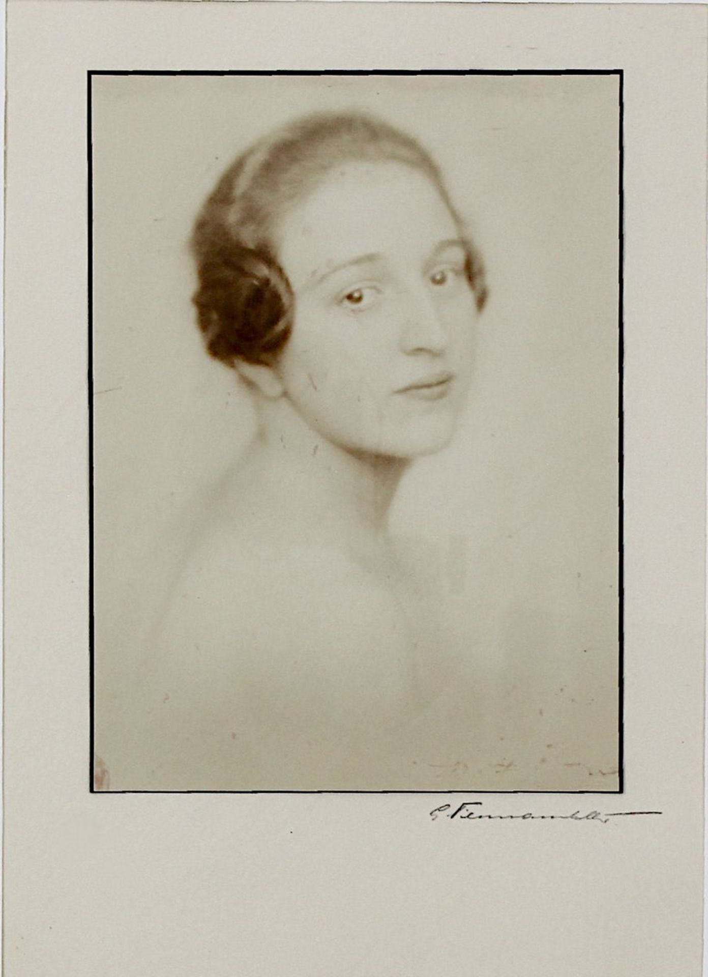 Tillmann-Matter, Georg, Künstlerfotografie, Mannheim um 1920, Porträt einer jungen Frau, 22,5 x 16,5