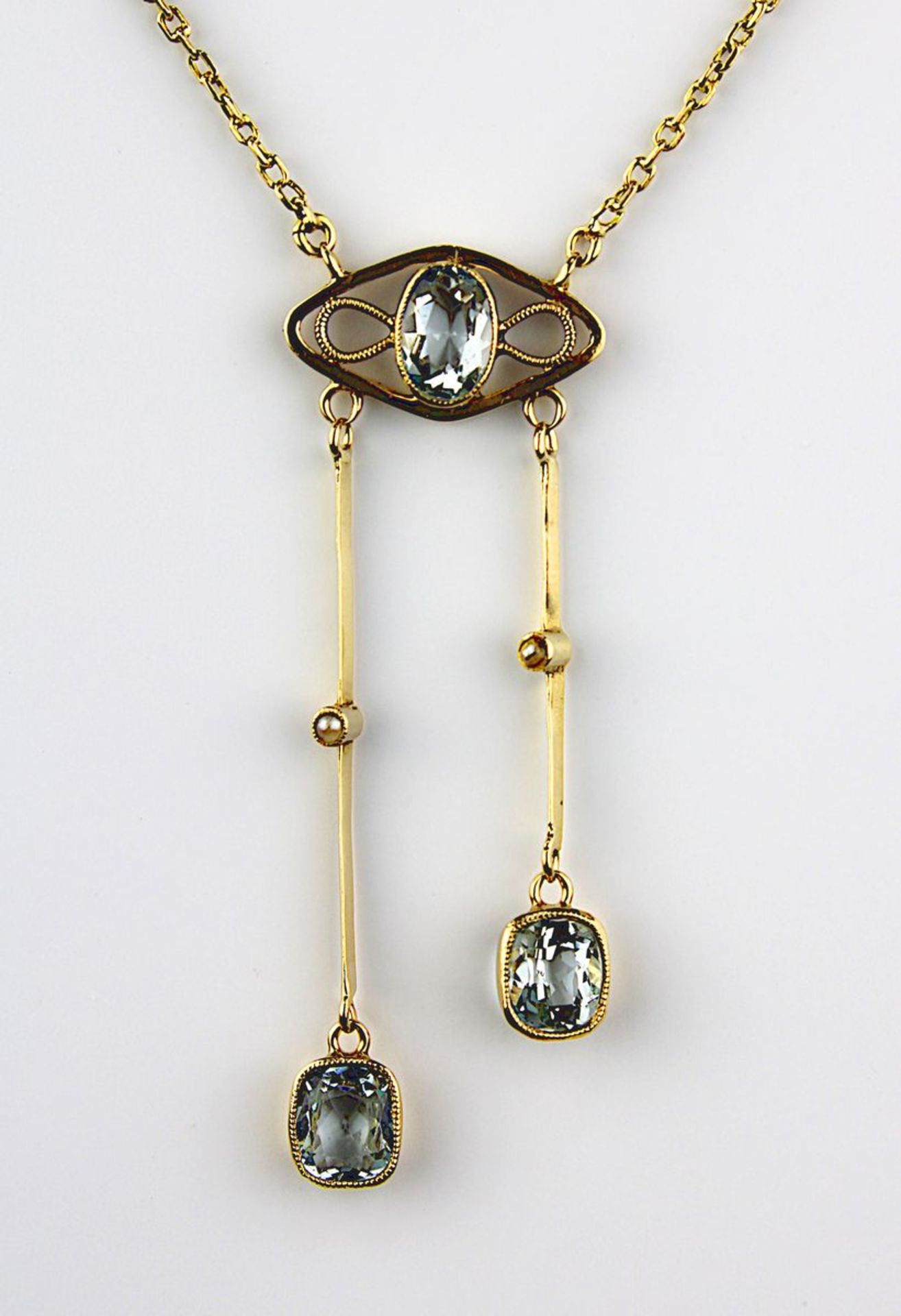 Jugendstil-Collier mit Aquamarinen, um 1910, 18 kt Gelbgold mit nachträglichem 585 - Image 2 of 2