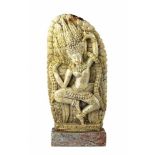 Speckstein-Relief einer Tänzerin, Indien neuzeitlich, dekorative Figur handgeschnitzt aus