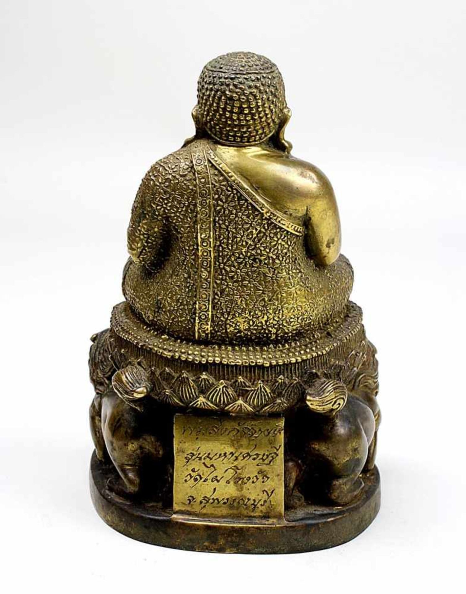 Chinesischer Bronzebuddha, 19. Jh., beleibter Buddha in meditierender Haltung auf Lotusthron, am - Bild 4 aus 4