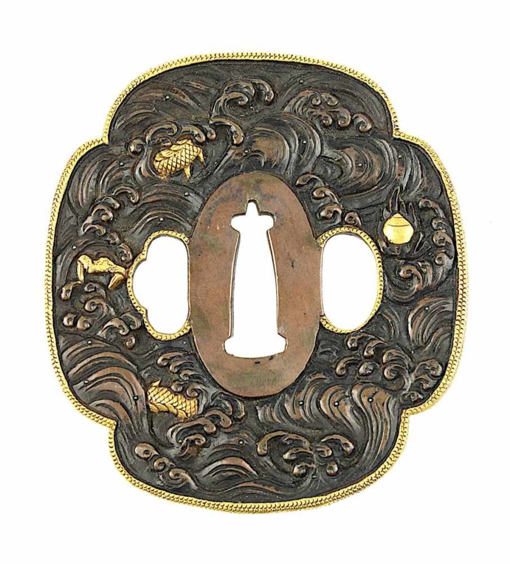 Tsuba mit Drachenmotiv, Bronze, Japan Meiji-Periode, Ende 19. Jh., vierpassige Form, qualitätvolle - Image 2 of 2