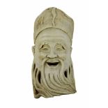 Kleine Elfenbein-Maske eines lachenden Alten mit langem Bart, China um 1900, aus einem Stück fein