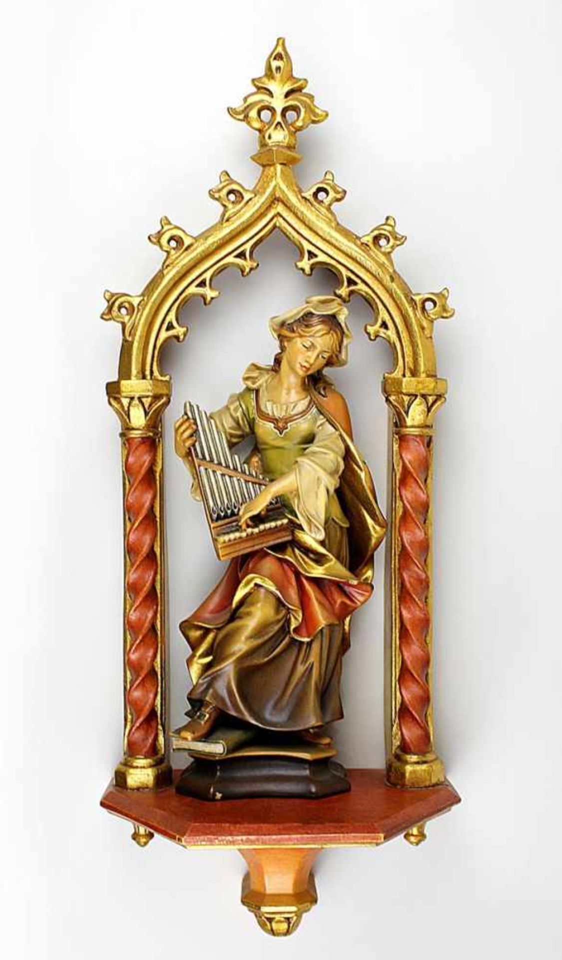 Heilige Cäcilia, deutsch, 2. H. 20. Jh., Ahornholz geschnitzt und farbig gefasst, H 30 cm, Sockel