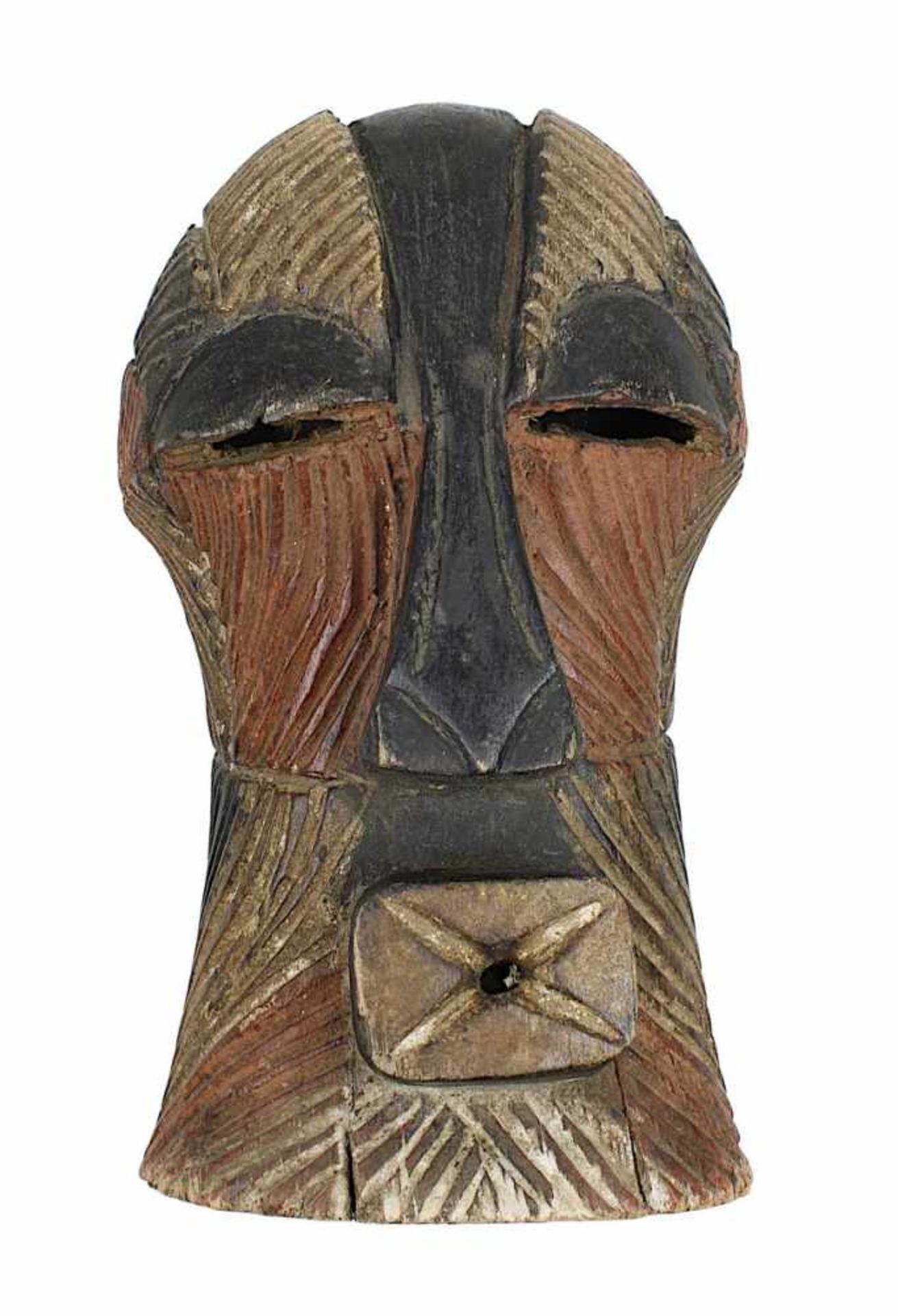 Maske kifwebe, Songye, D. R. Kongo, Holz geschnitzt und rot, schwarz und mit Kaolin bemalt, typische