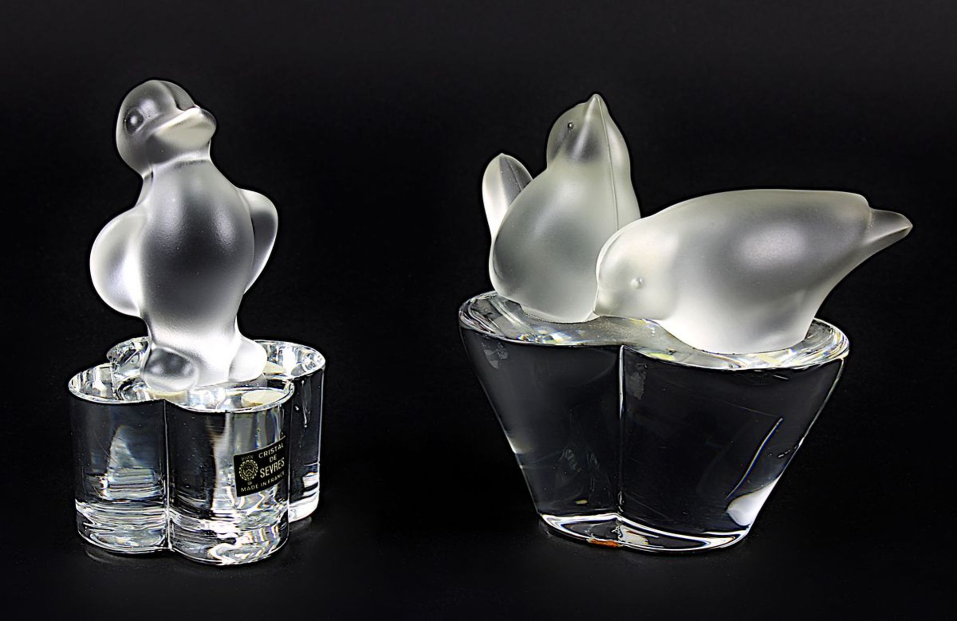 Zwei Glasfiguren Sevrès, Frankreich 2.H.20.Jh., Klarglas mit matt geätztem Pressglas, beide mit