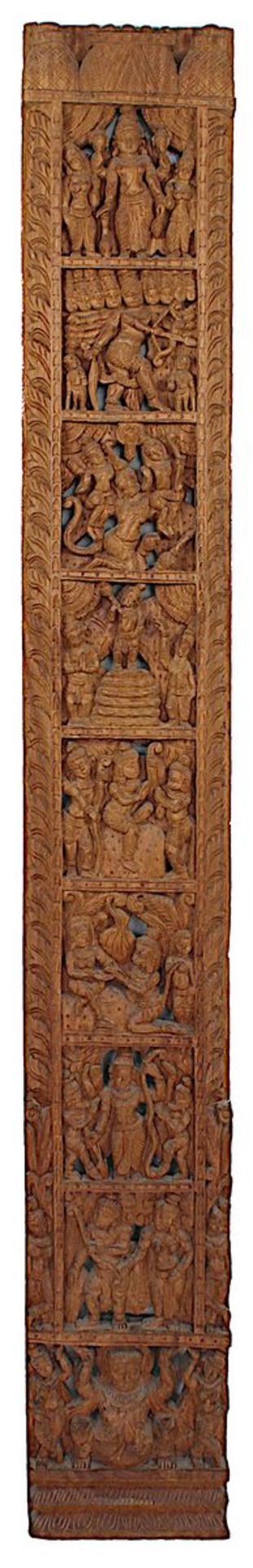 Holzrelief, Südindien 20. Jh., Teakholz, aus einem Stück geschnitzt und wohl aus größerem