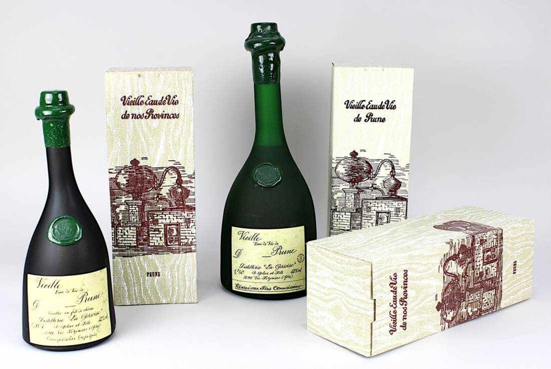 Vier Flaschen Eau-de-Vie, "Vieille Eau de Vie de Prune", Distillerie "La Gersoise" B. Gélas et Fils,
