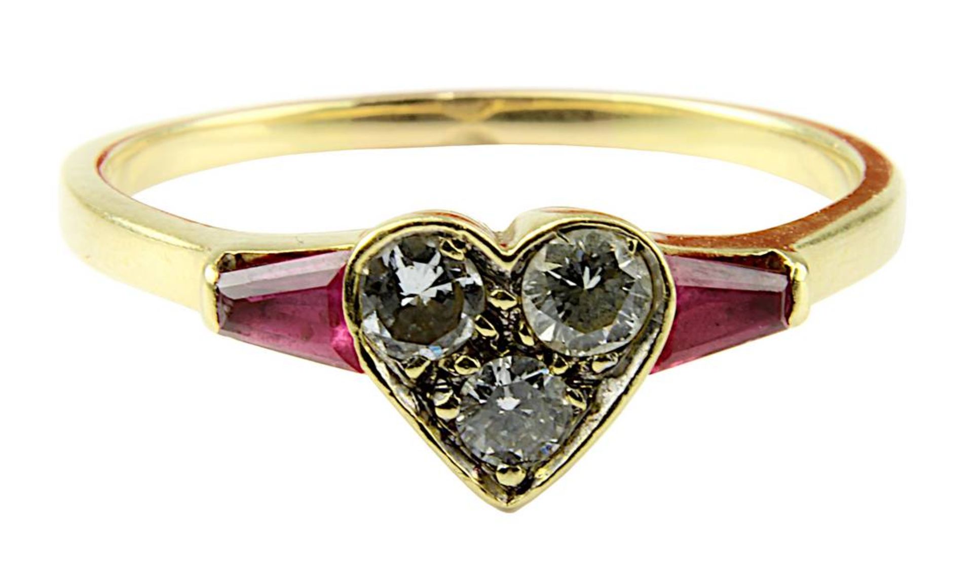 Herzförmiger Gelbgold-Ring mit Brillanten und Rubinen, gepunzt 750, herzförmiger Ringkopf mit 3