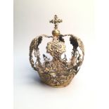 Couronne de Vierge en tôle de bronze à décor au repoussé ou ciselé à motifs [...]