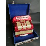 HOHNER. Accordéon chromatique AMATI III B à 3 rangs, 2 voix, 48 basses. Avec [...]