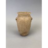 EGYPTE, basse époque (746-613 avant J?C). Vase à deux anses. Albâtre. H : 16 cm. [...]