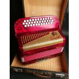 HOHNER. Accordéon chromatique SCANDALLI à 3 rangs, 2 voix, 40 basses. Avec mallette [...]