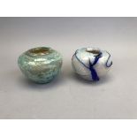 Jean-Marie BIZET (1953). Deux vases dont un à décor d'application à chaud en bleu [...]