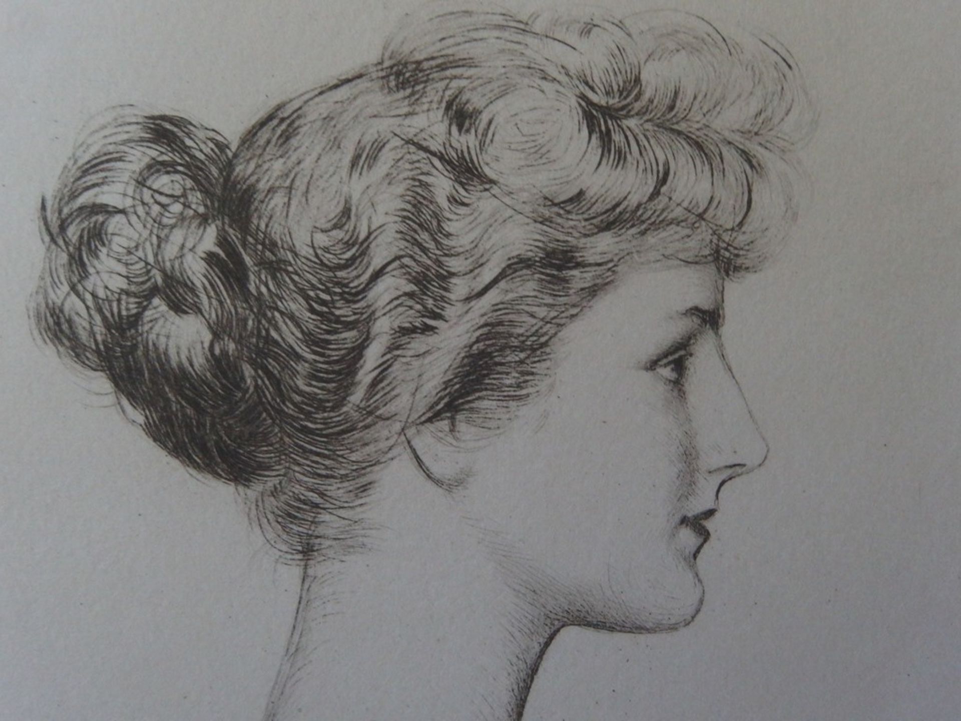 Paul César HELLEU Woman in profile Engraving (drypoint) on Vellum Signed in the [...] - Bild 2 aus 4