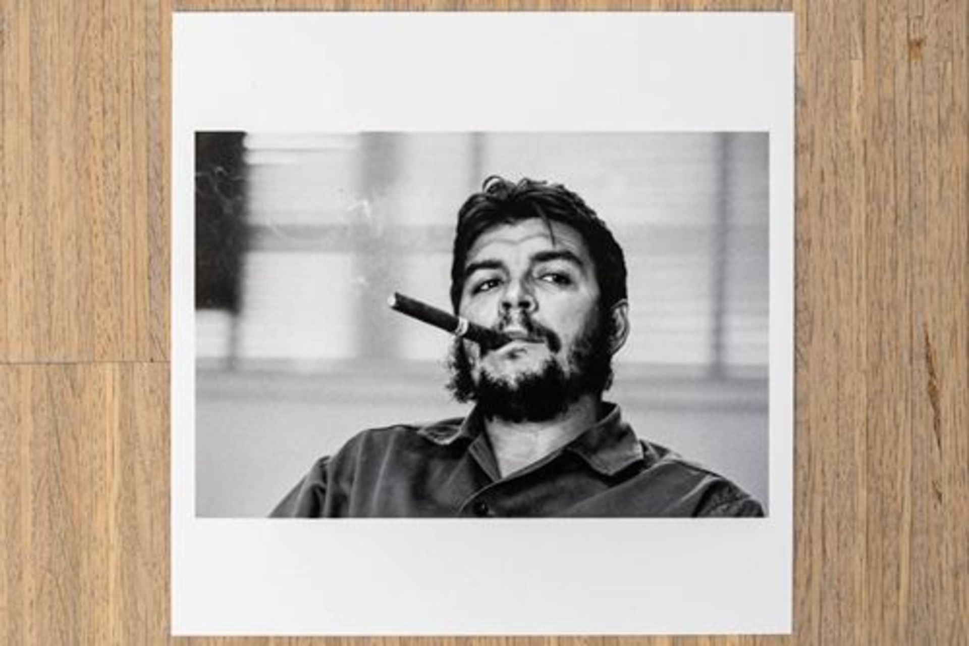 Iconic by René Burri (1933 - 2014) titled 'Che Guevara, Havana', made in 1963. [...] - Bild 2 aus 5