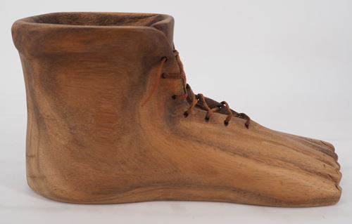 René Magritte (1898-1967) (after) Foot Wood and leather sculpture Signed and [...] - Image 5 of 12