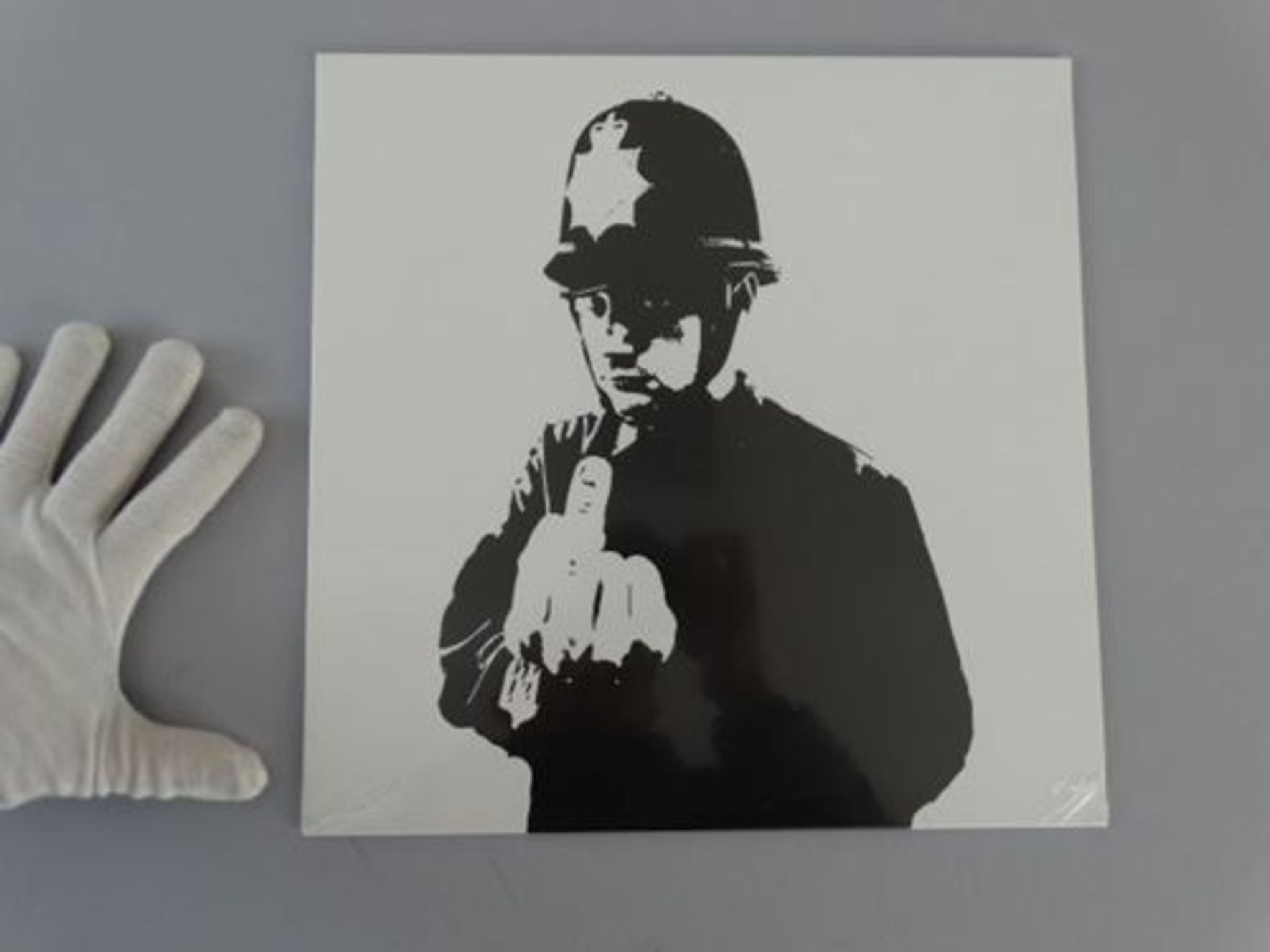Banksy (after) Vinyl, 2015 Serigraph on vinyl cover and vinyl 33t produced [...] - Bild 3 aus 5