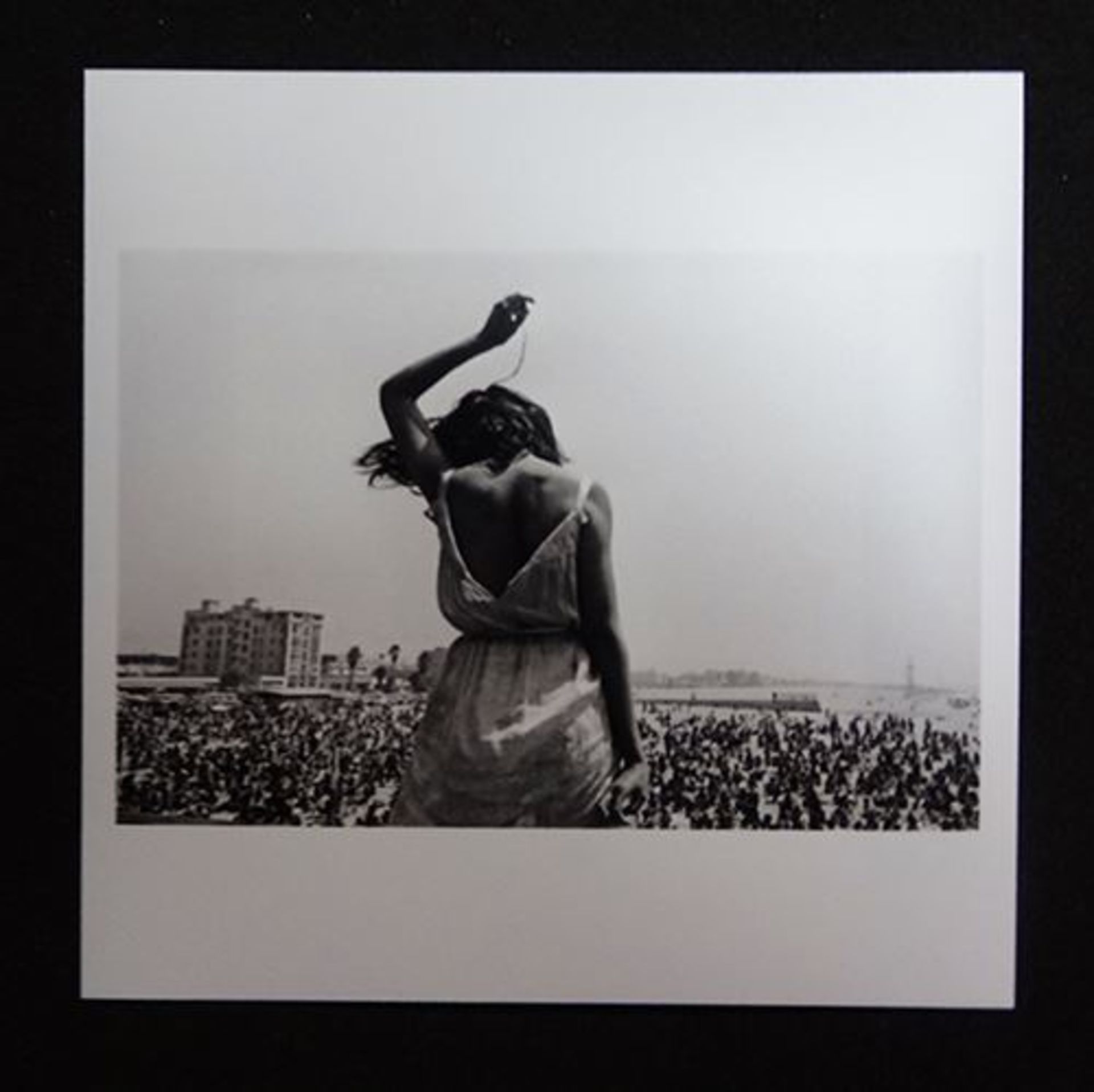 Dennis STOCK Venice Beach Rock Festival, 1968 Signed photograph Limited black and [...] - Bild 2 aus 3