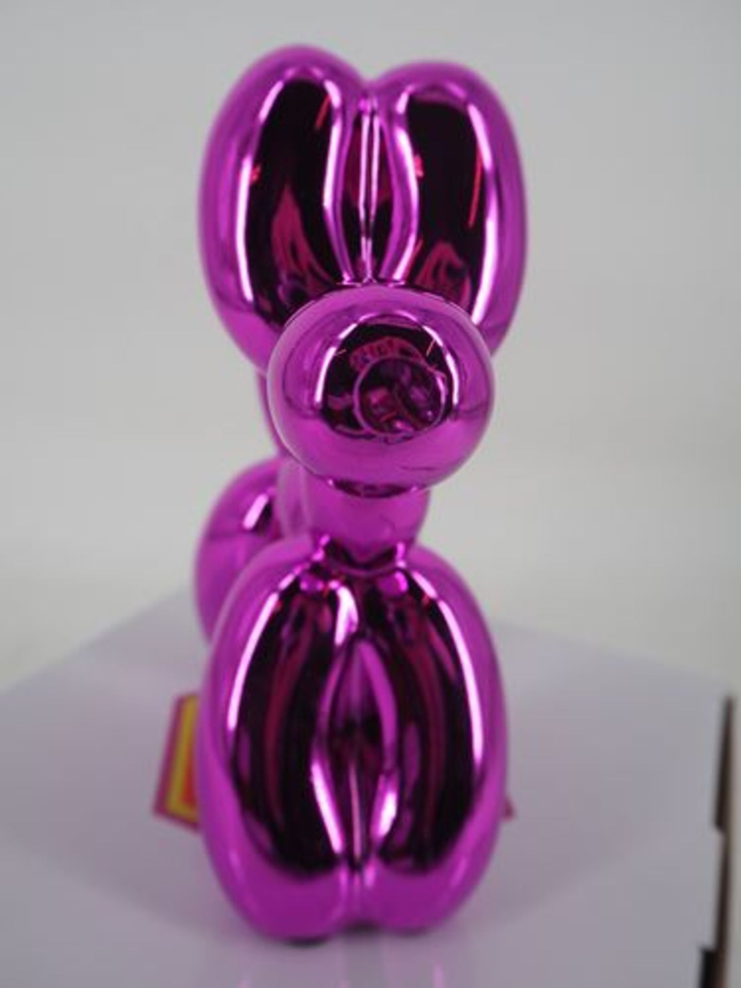 Jeff KOONS (after) Pink Balloon Dog Lacquered sculpture on resin Unsigned and [...] - Bild 2 aus 10