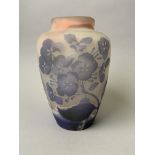 Établissements GALLÉ (1904-1936). Hortensias. Vase de section ovale à col [...]