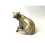 Pierre CHENET (XX-XXI). Ours polaire marchant. Bronze signé. 14 x 14 x 11 cm. -