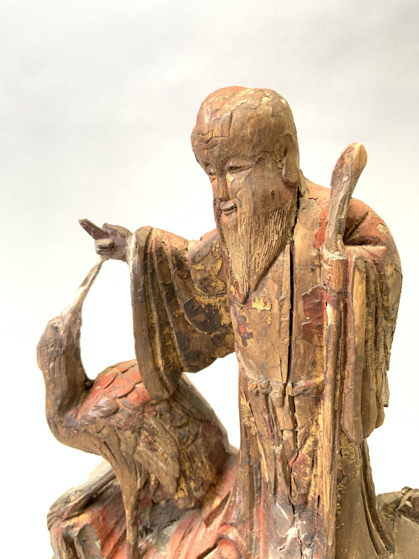 Statuette de shoulao en bois laqué Chine, XIXème siècle Représenté debout sur [...] - Bild 6 aus 11