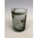 GALLE. Vase en verre multicouches. H : 17 cm. -