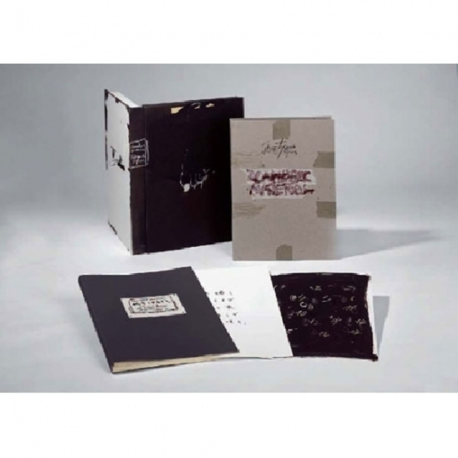Antoni TAPIES LLAMBREC MATERIAL, 1975 Very beautiful artist's book with lithographs [...]
